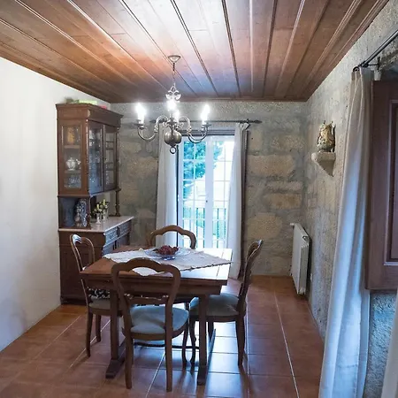 Pinhadouro Valley House *